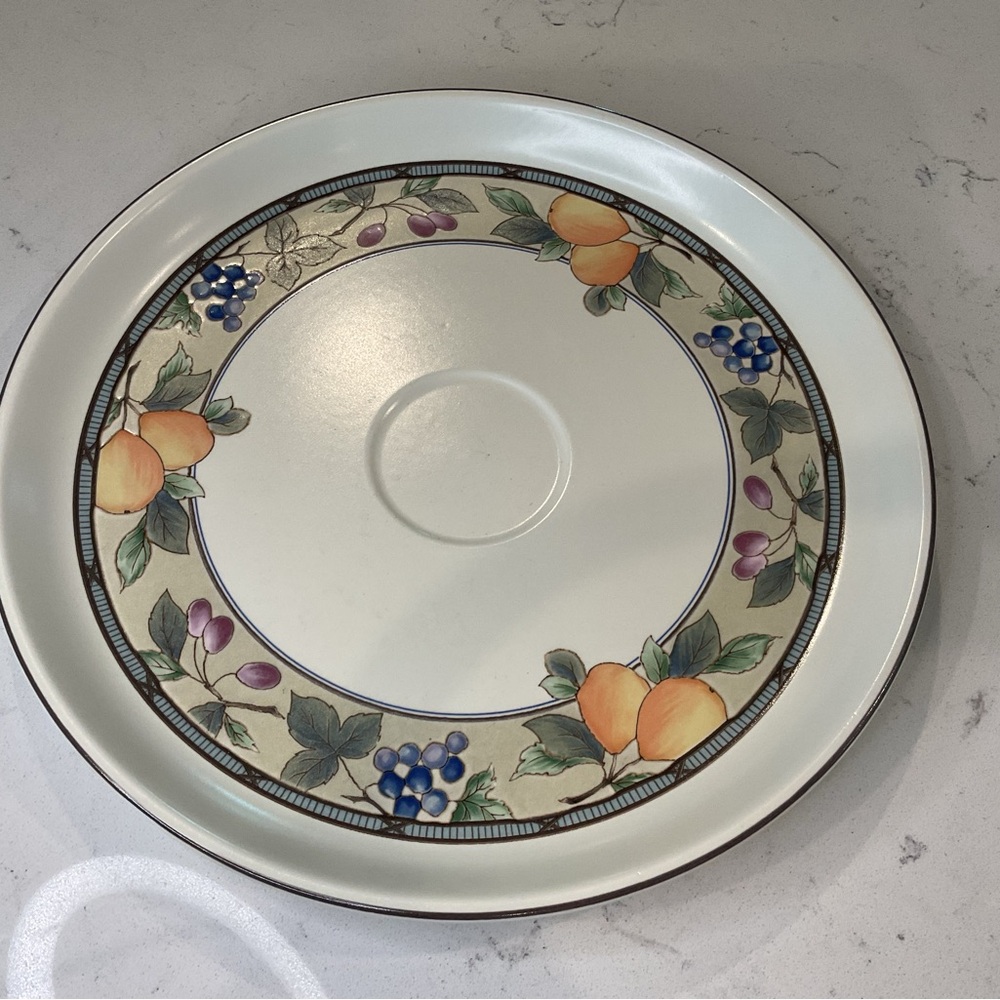 Mikasa Garden Harvest Round Party Tray 14”Dishwasher & Microwave Safe. No Chips